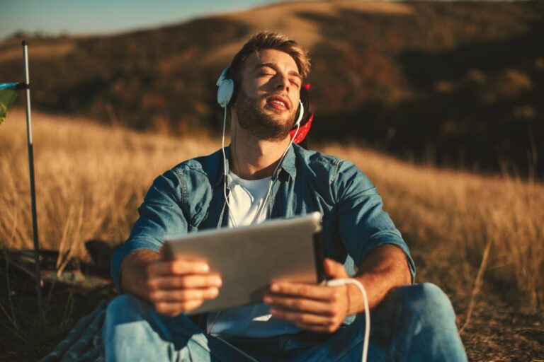 The Intersection of Smartphone Technology and Music Appreciation